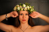 Весенний венок на голову из искусственных цветов № 1245